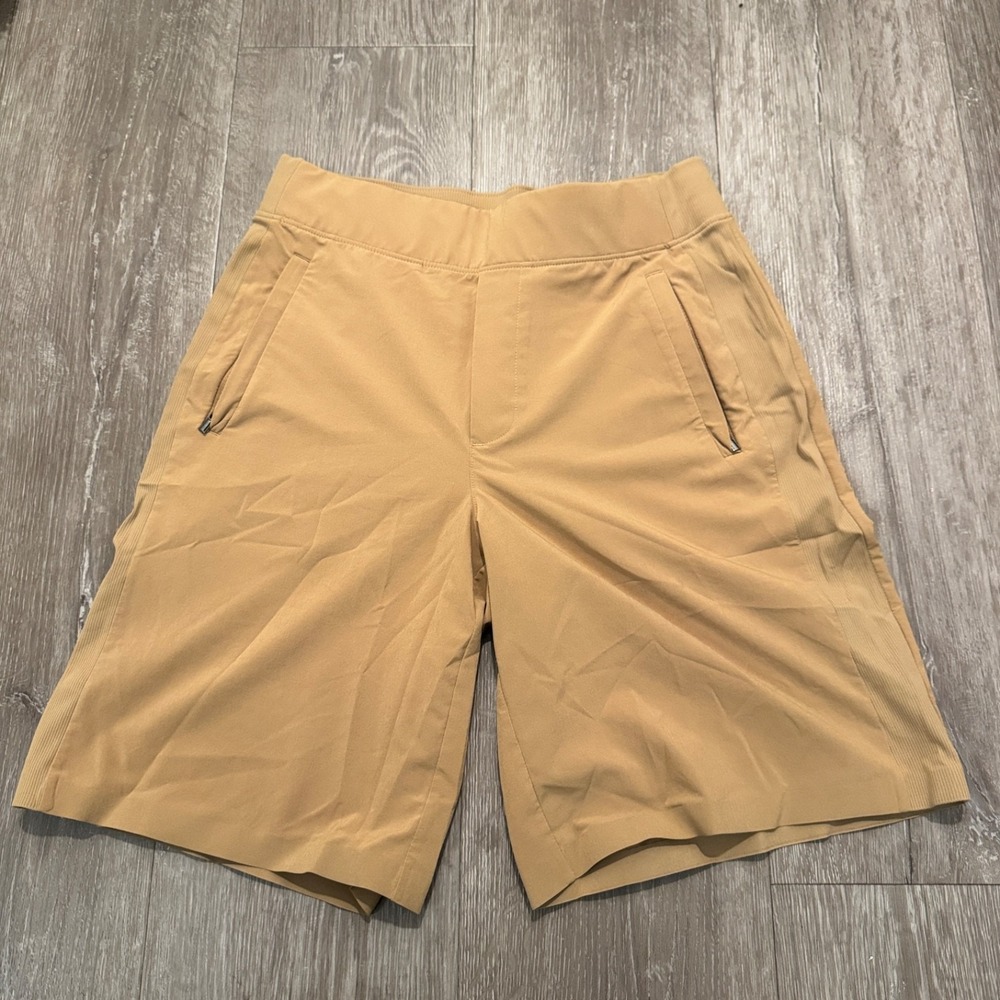 Athleta Shorts Womens 2 Beige Brooklyn Bermuda Athletic High Rise Lightweight